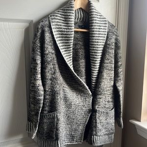 NWOT XS Gap Soft Heavy Knot Cardigan Cabin Sweater Gray Cream Beige Button Down